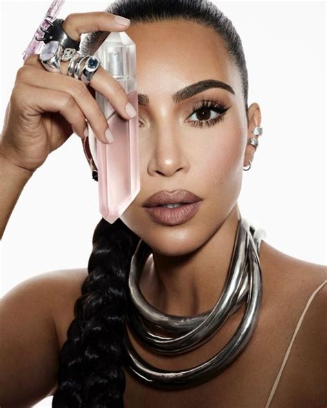 The 37-year-old reality superstar shared a <b>topless</b> photo in bed on Sunday, proudly giving photo credit to the. . Kim kardashian topless